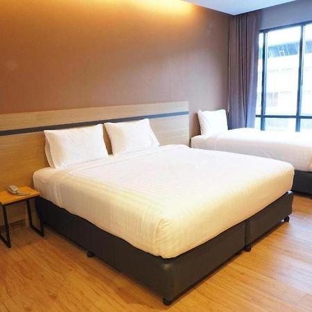 Sans Hotel Ratchaburi Luaran gambar