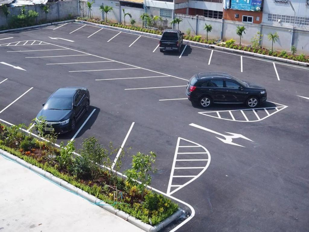 Sans Hotel Ratchaburi Luaran gambar