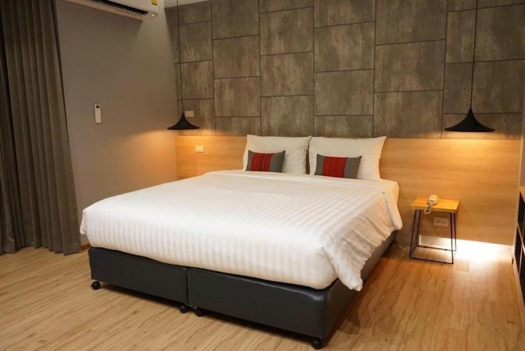 Sans Hotel Ratchaburi Luaran gambar