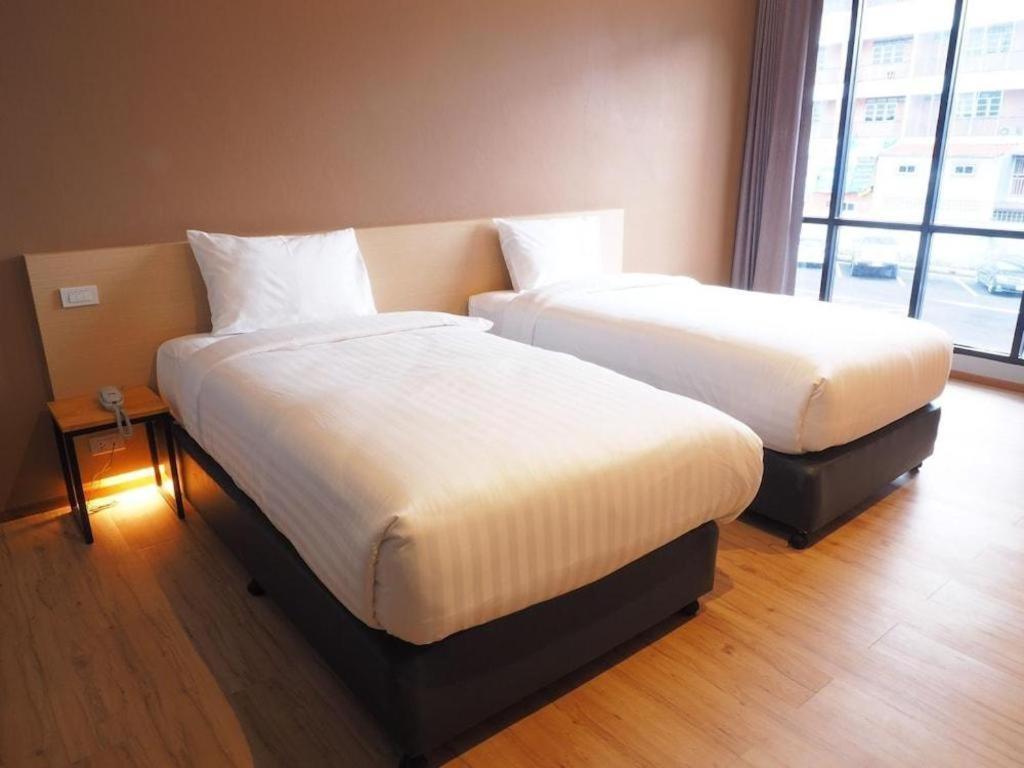 Sans Hotel Ratchaburi Luaran gambar