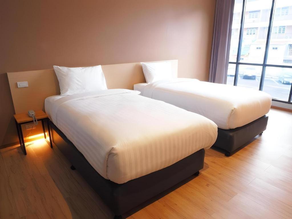 Sans Hotel Ratchaburi Luaran gambar