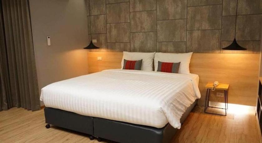 Sans Hotel Ratchaburi Luaran gambar